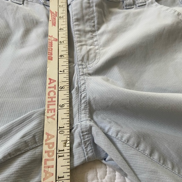 Gloria Vanderbilt Bermuda Shorts Light Blue Pin Stripe Flat Front Size 6 - Picture 11 of 13